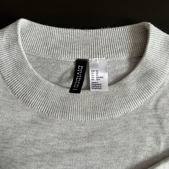 H&M | Gray Long Sleeve Cropped Top - Picture 4 of 5